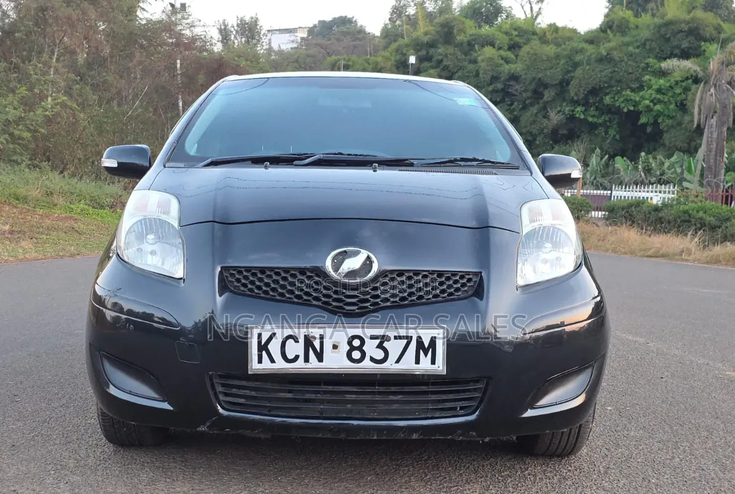 Toyota Vitz 2010 Black