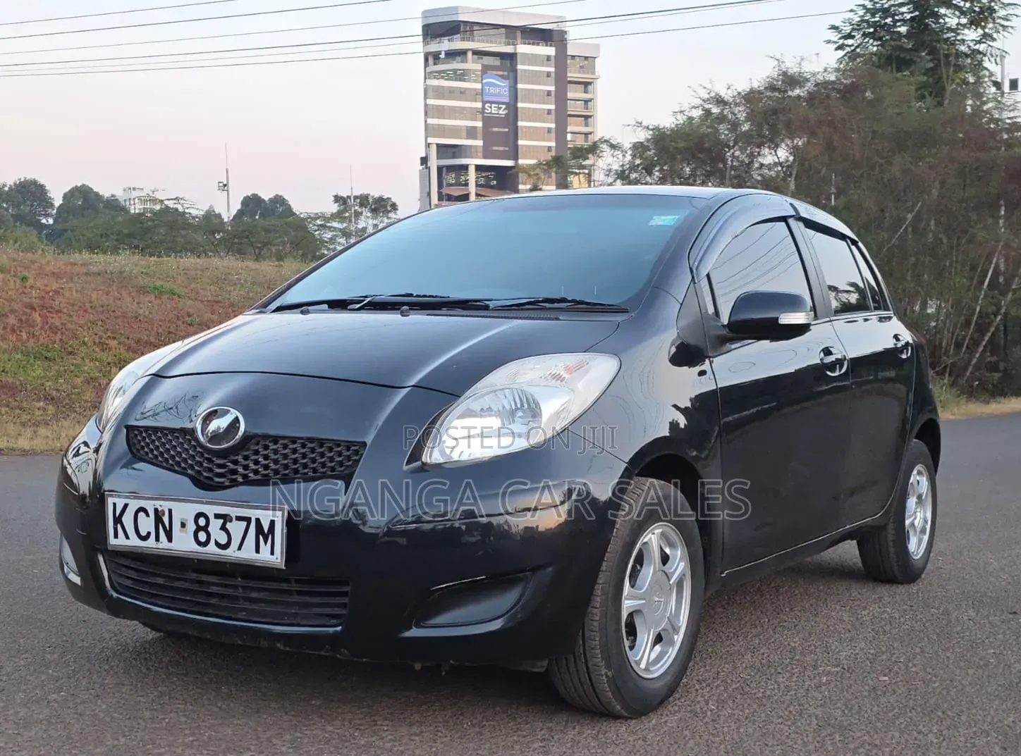Toyota Vitz 2010 Black