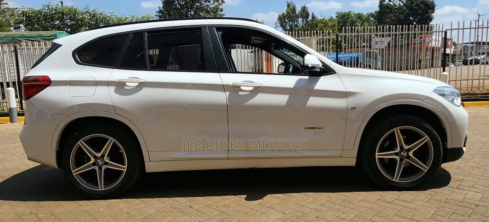BMW X1 xDrive28i AWD 2016 Off white