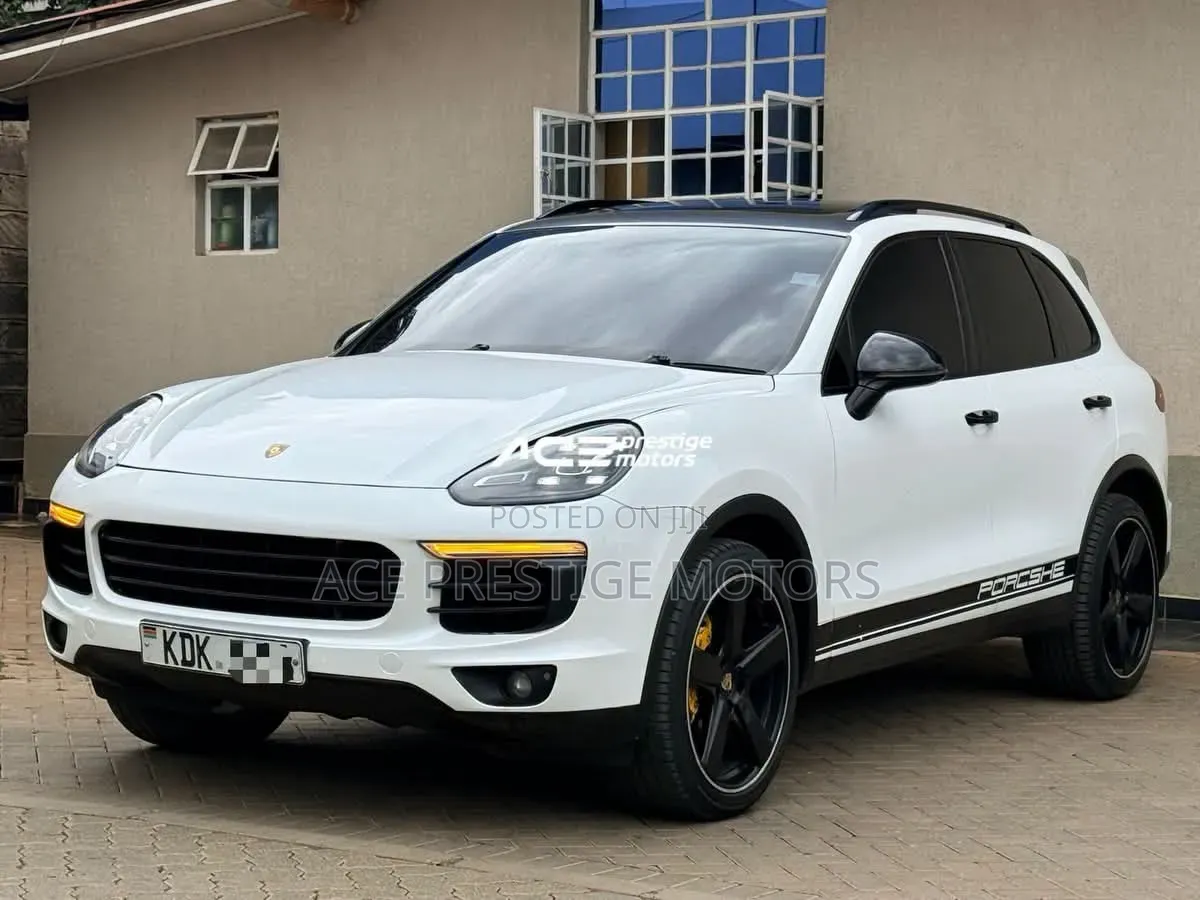 Porsche Cayenne 2015 White