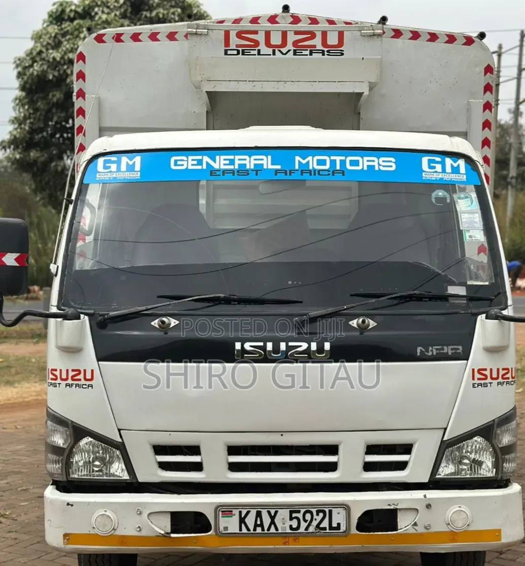 Isuzu NPR 2006 White