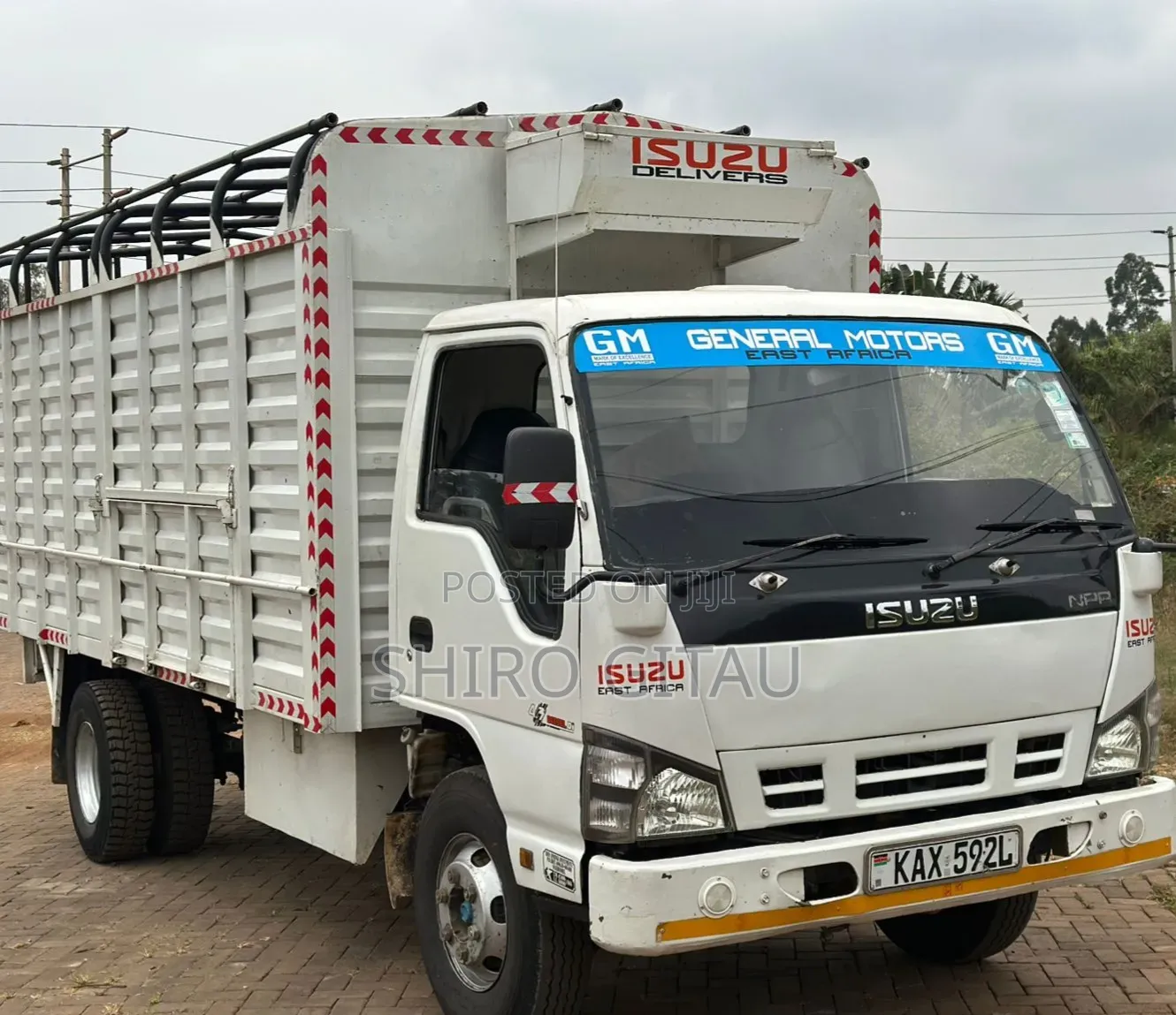 Isuzu NPR 2006 White