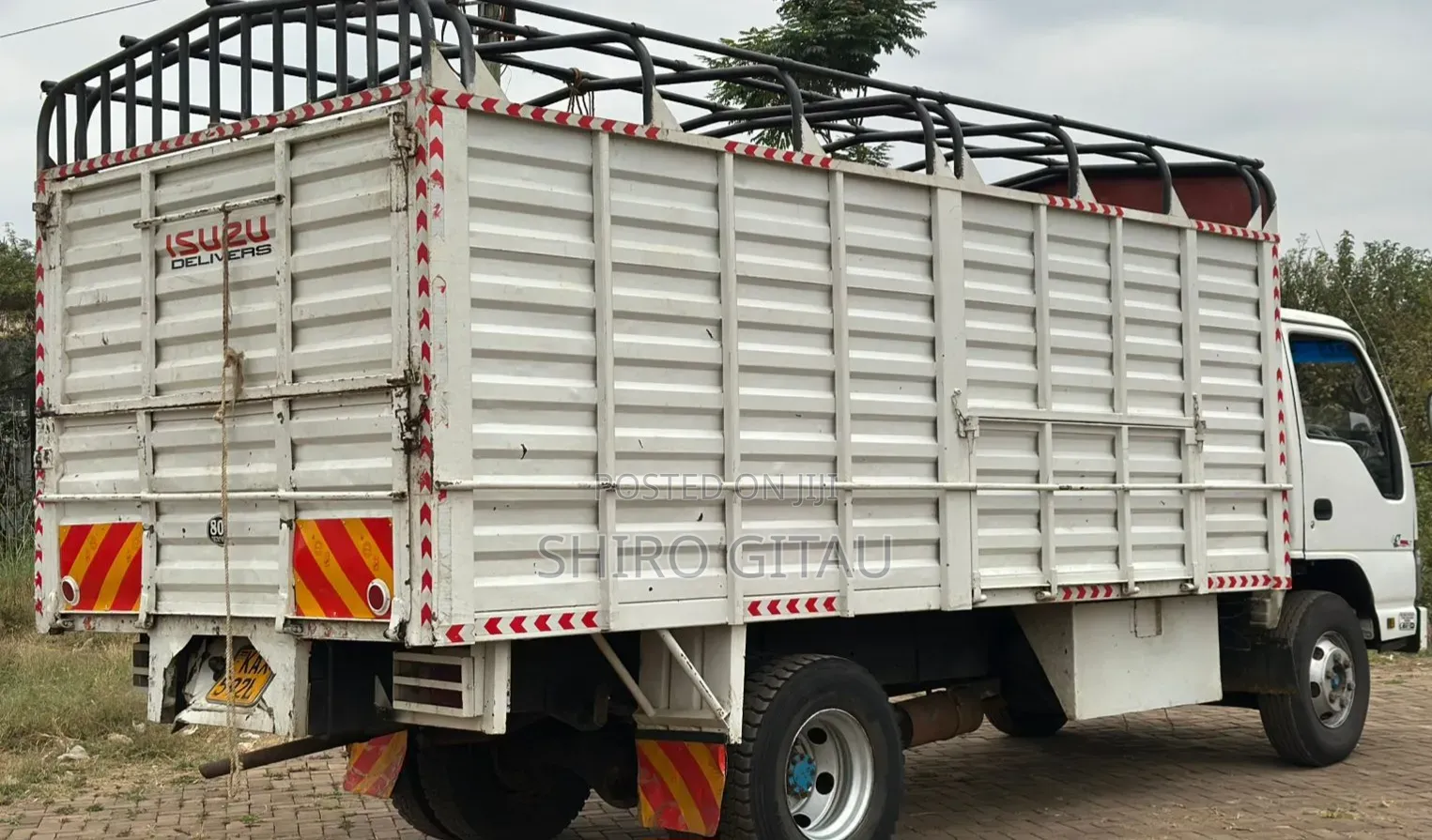 Isuzu NPR 2006 White