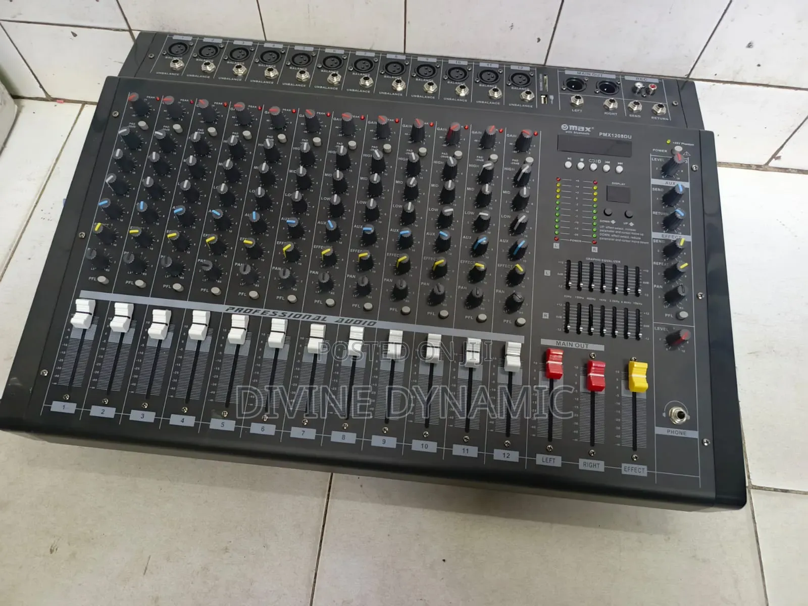 Powered Mixer Max 12 Channels