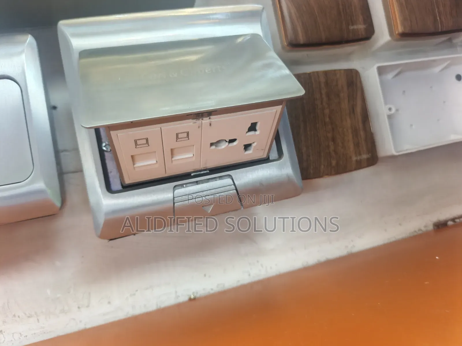 Quality Double Floor Socket With Data Entry