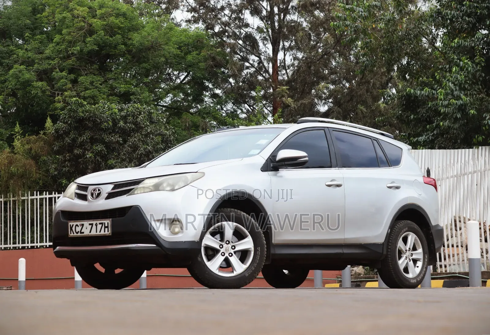 Toyota RAV4 Limited 4dr SUV AWD (2.5L 4cyl 6A) 2014 Silver