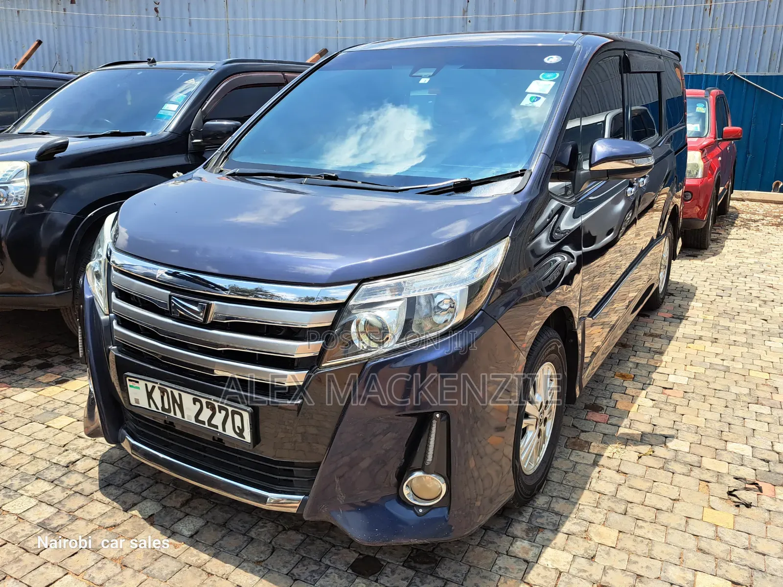 Toyota Noah 2017 Purple