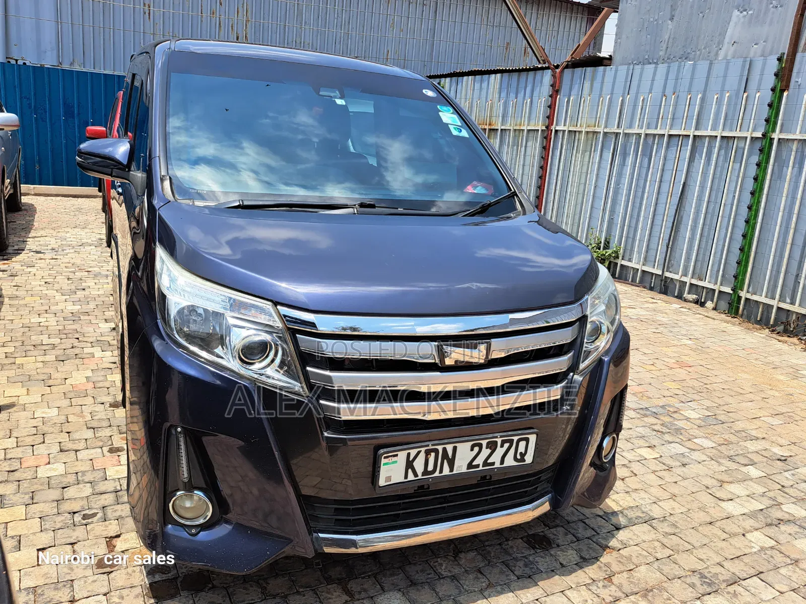 Toyota Noah 2017 Purple