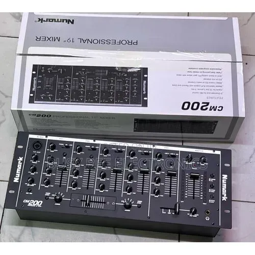 Numark Cm 200 DJ Mixer