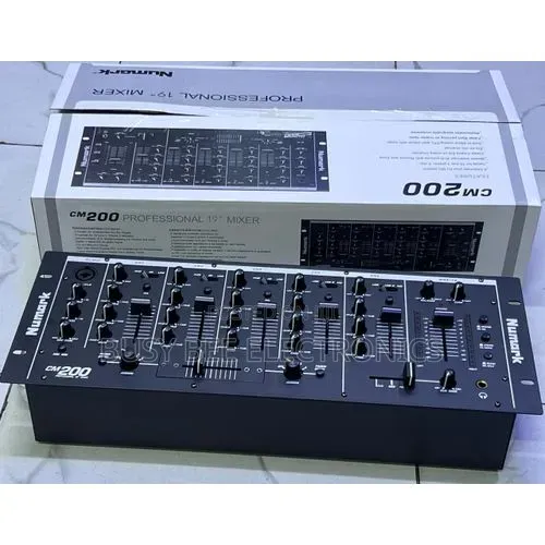 Numark Cm 200 DJ Mixer