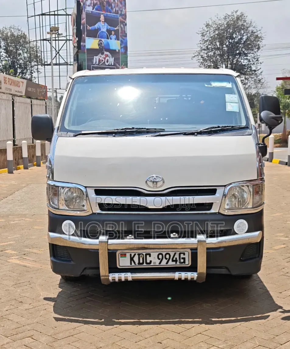Toyota HiAce 2013 Black