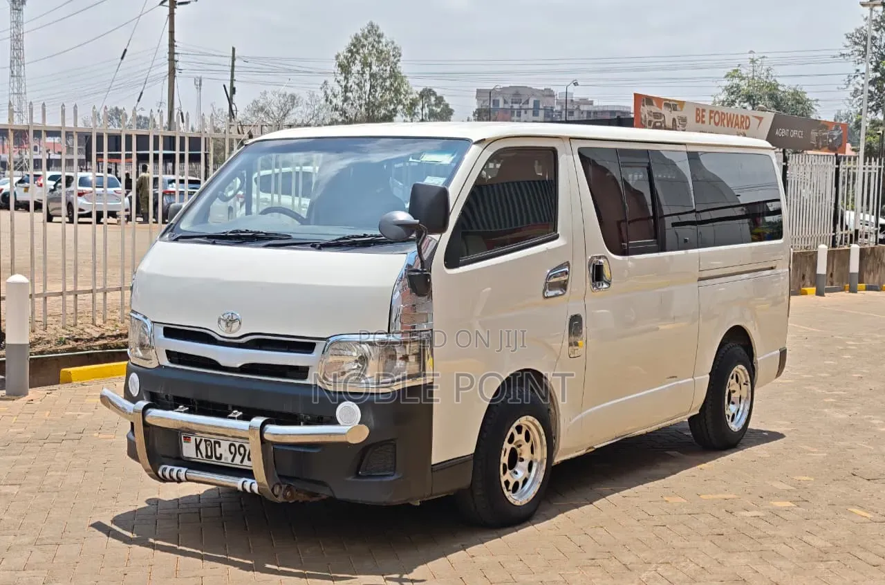 Toyota HiAce 2013 Black