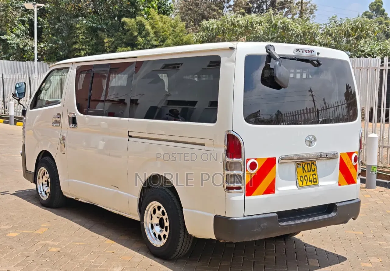 Toyota HiAce 2013 Black