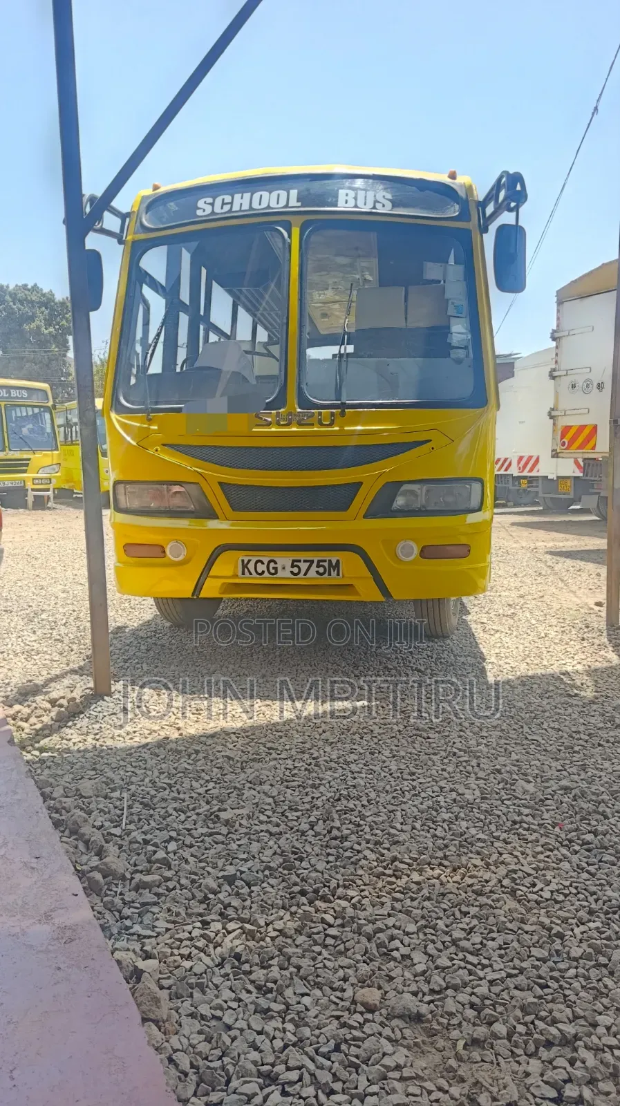 Isuzu NQR 2013 Yellow