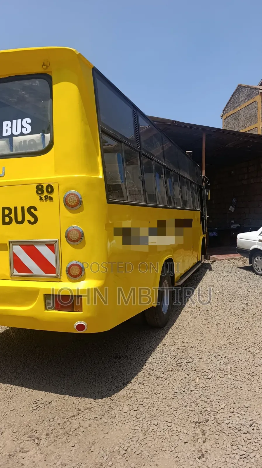 Isuzu NQR 2013 Yellow