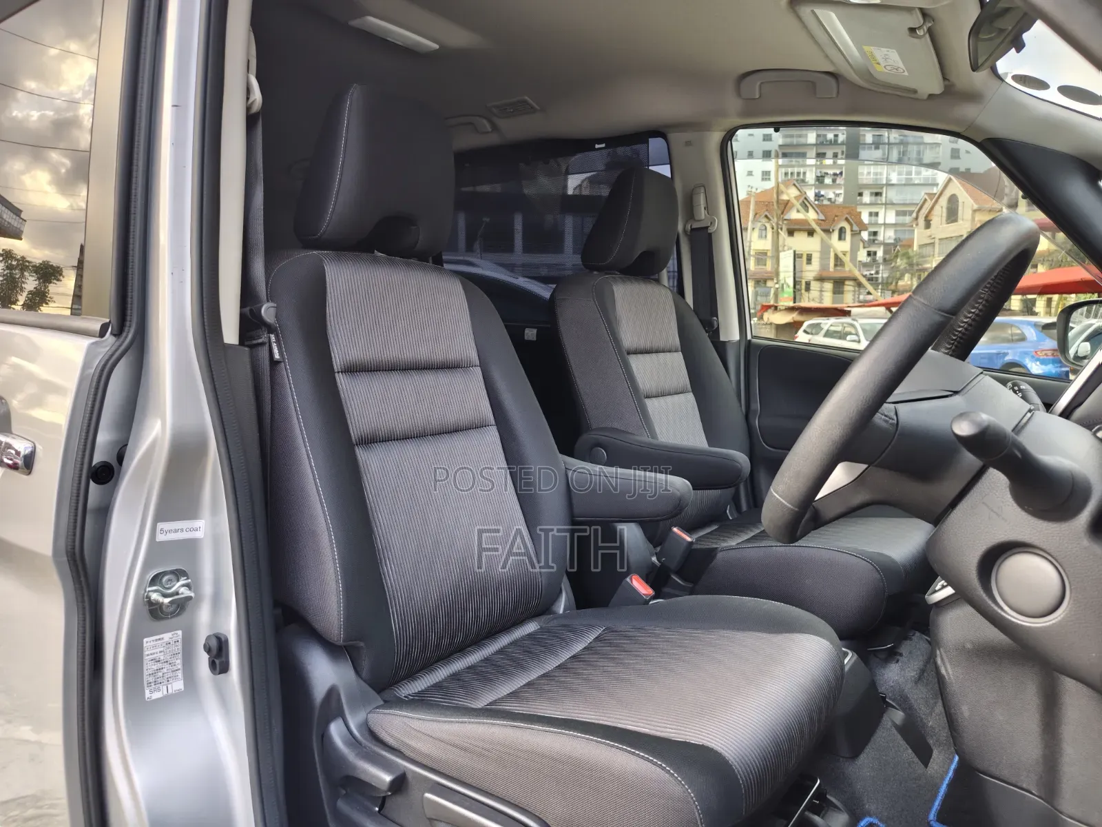 Nissan Serena 2019 Silver