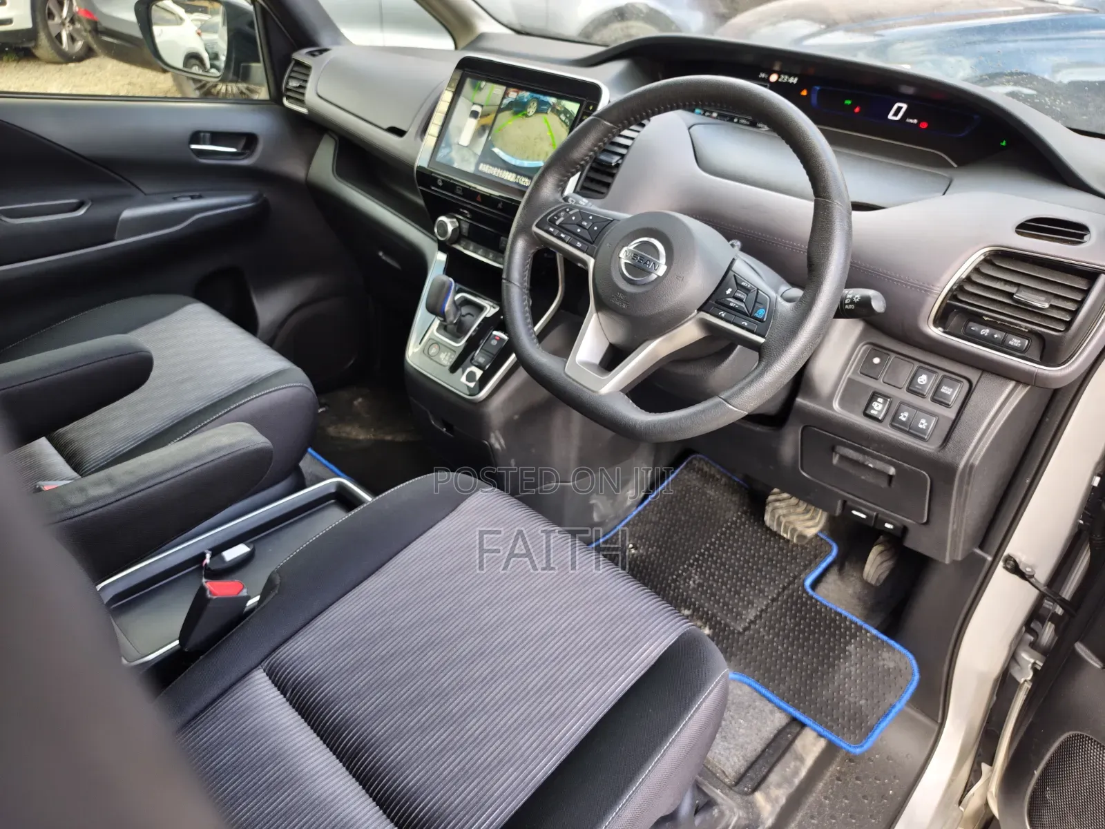 Nissan Serena 2019 Silver