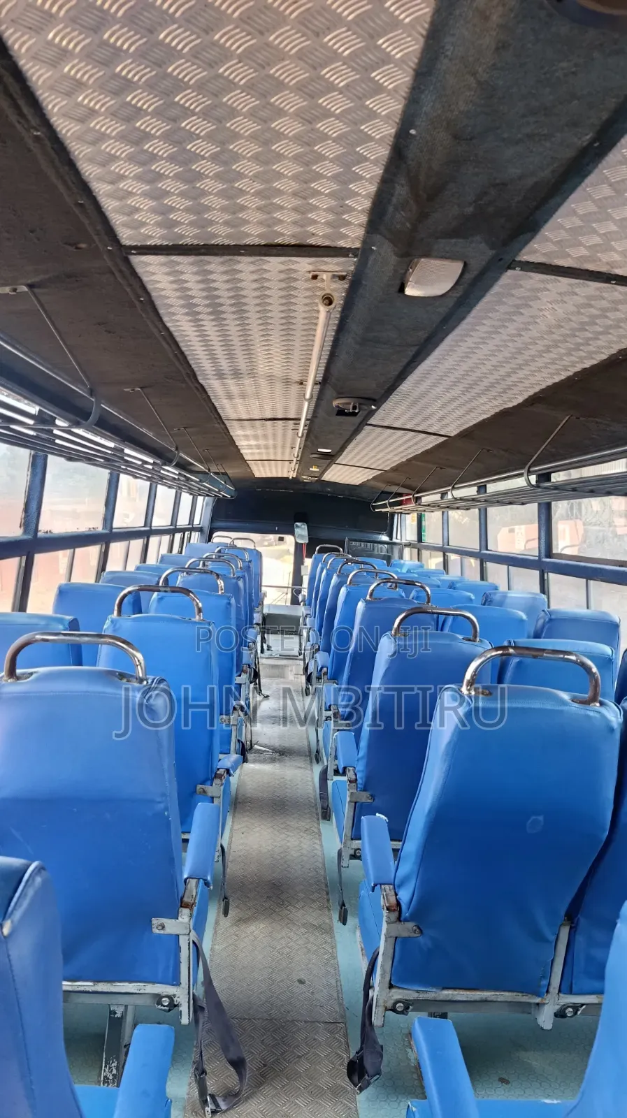 Isuzu Executive Bus 2011 Yellow