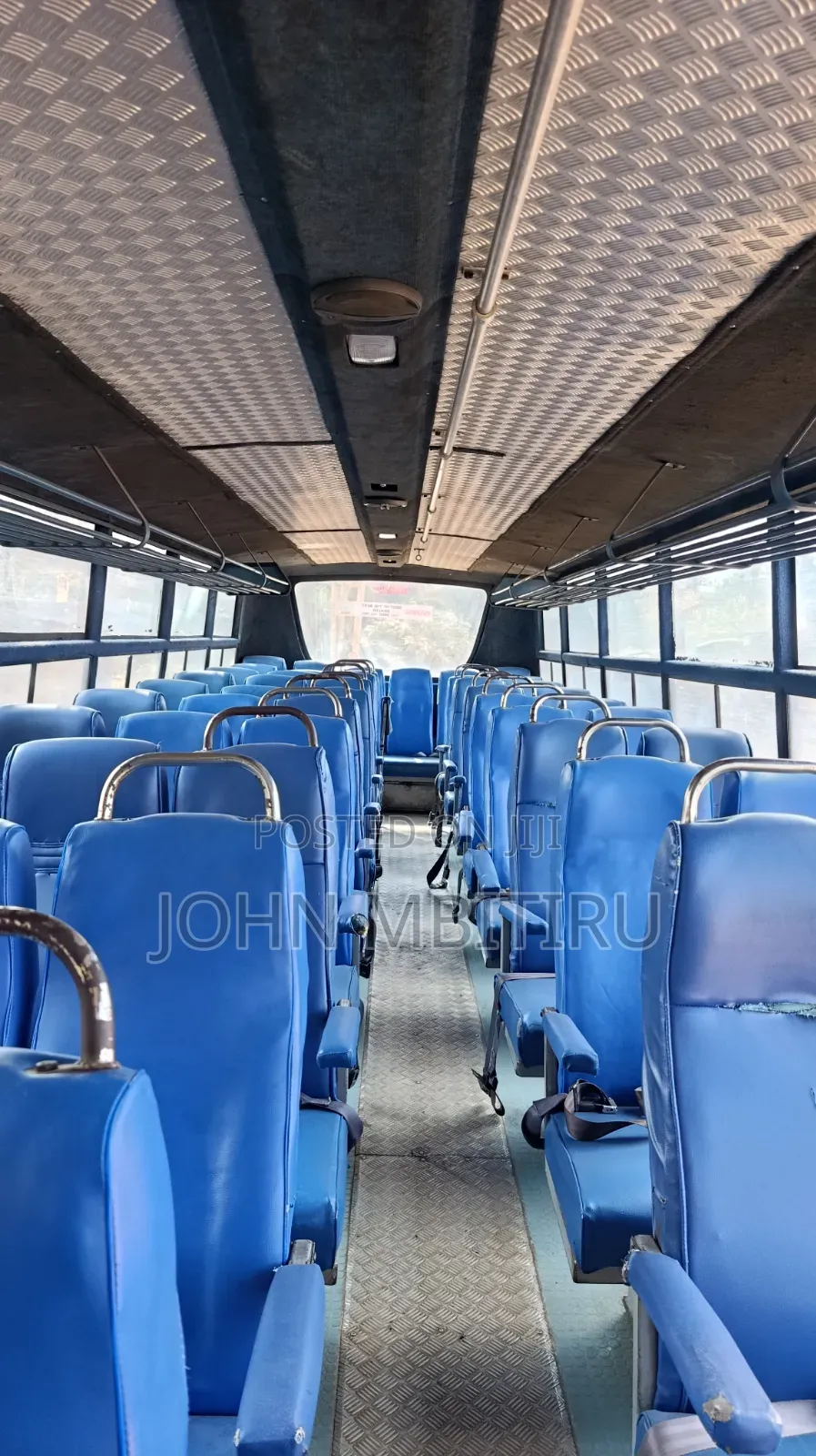 Isuzu Executive Bus 2011 Yellow