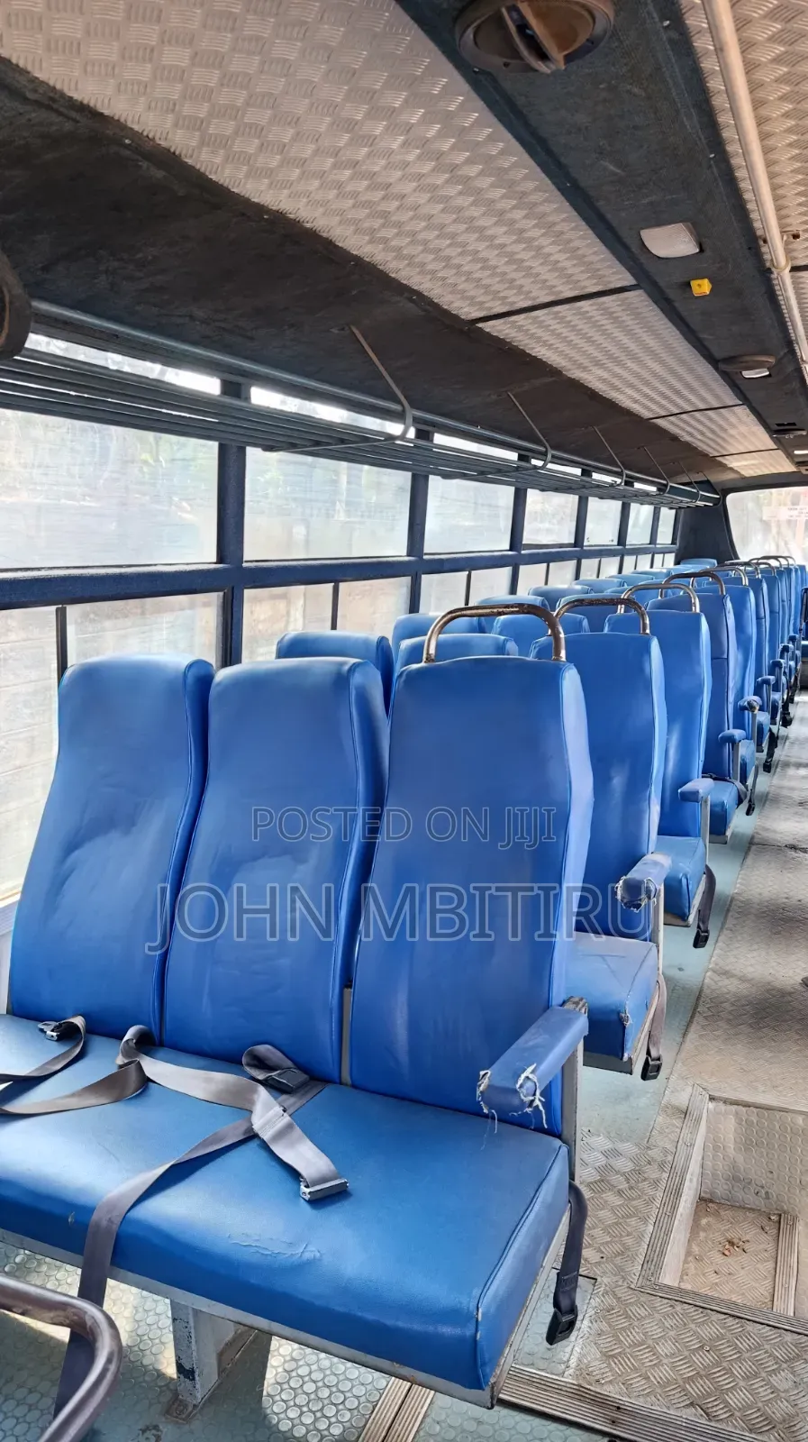 Isuzu Executive Bus 2011 Yellow