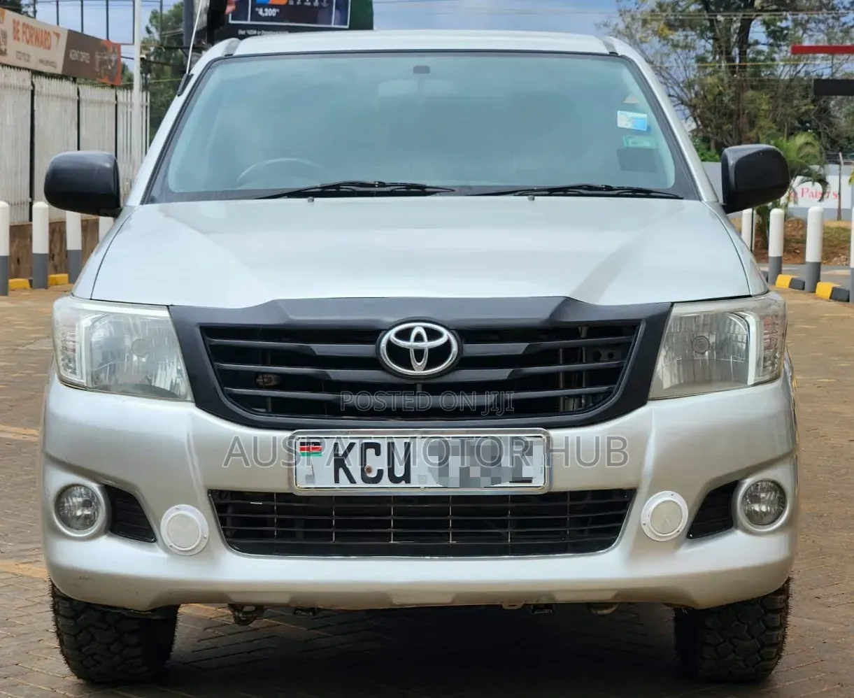 Toyota Hilux 2.5 D-4D 4X4 SRX 2012 Beige