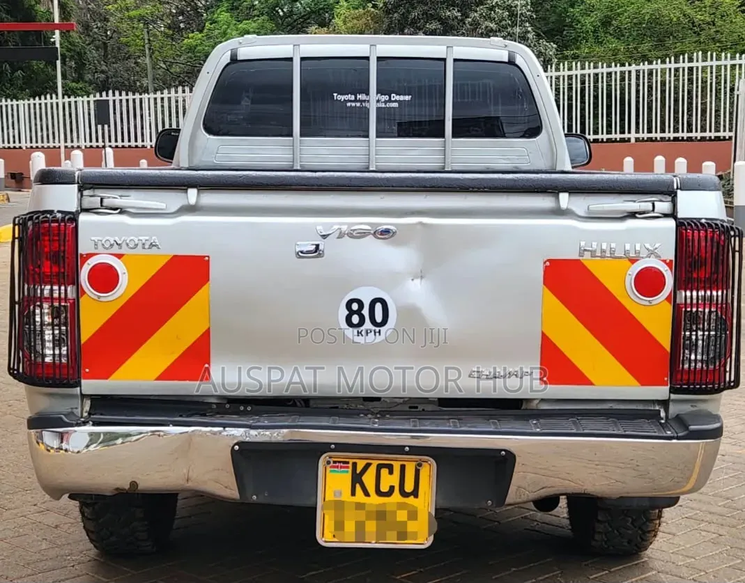 Toyota Hilux 2.5 D-4D 4X4 SRX 2012 Beige