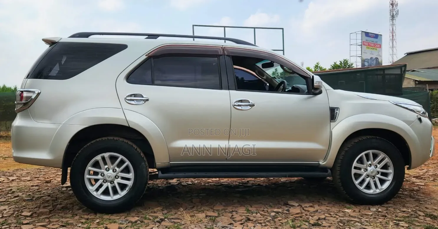 Toyota Fortuner 2.7 AWD 2014 Silver