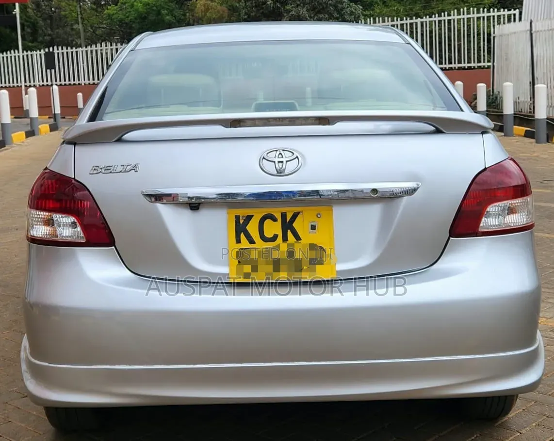 Toyota Belta 2009 Silver