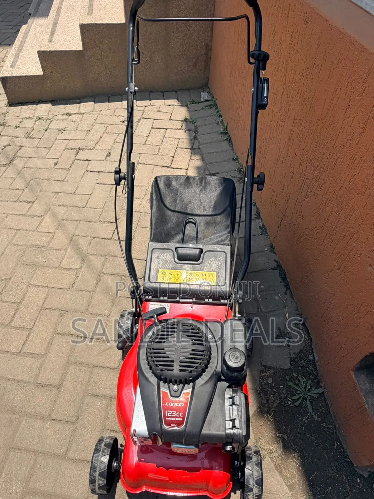Grass Cutting Machine