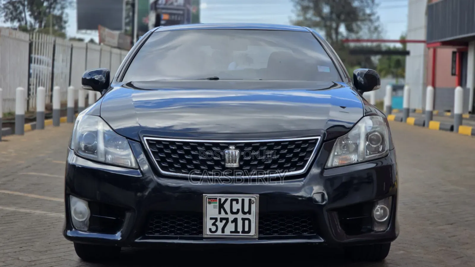 Toyota Crown 2012 Black