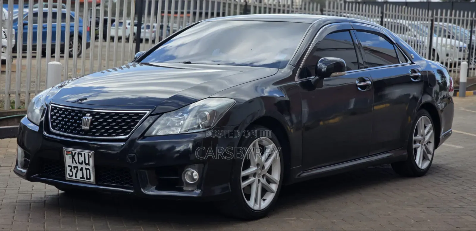 Toyota Crown 2012 Black