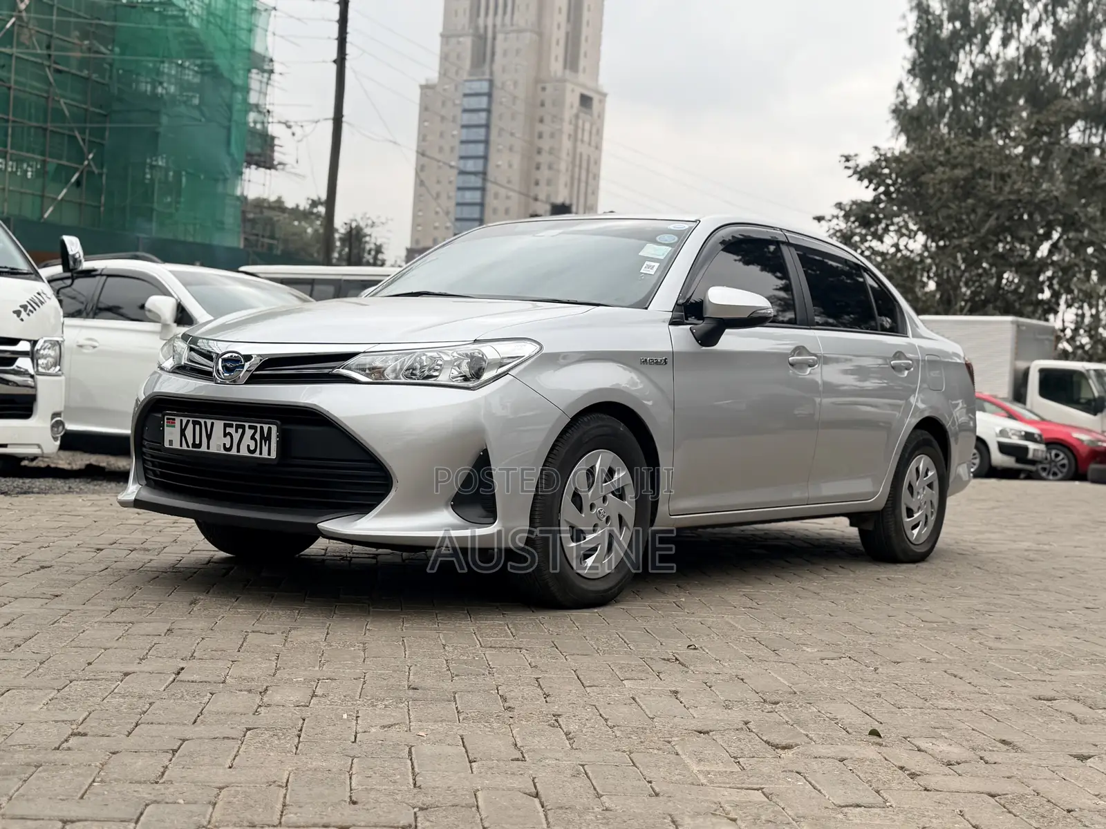 Toyota Axio 1.5 Hybrid 2WD 2019 Silver