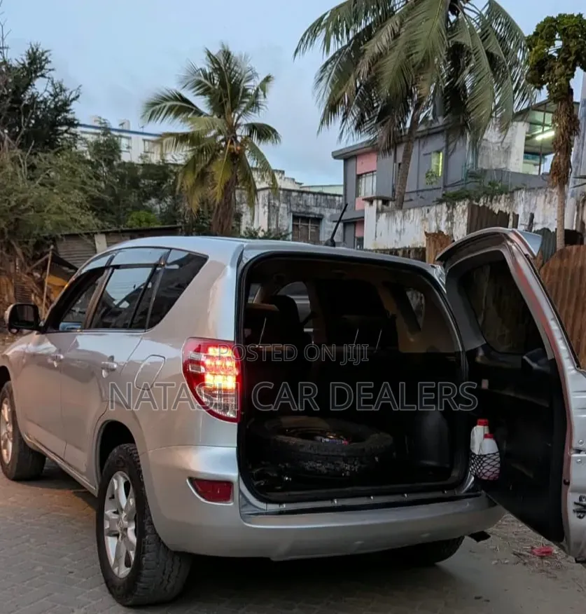 Toyota RAV4 2015 Silver
