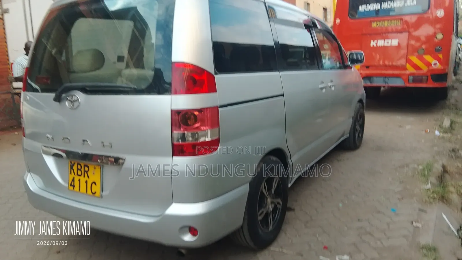 Toyota Noah 2005 Silver