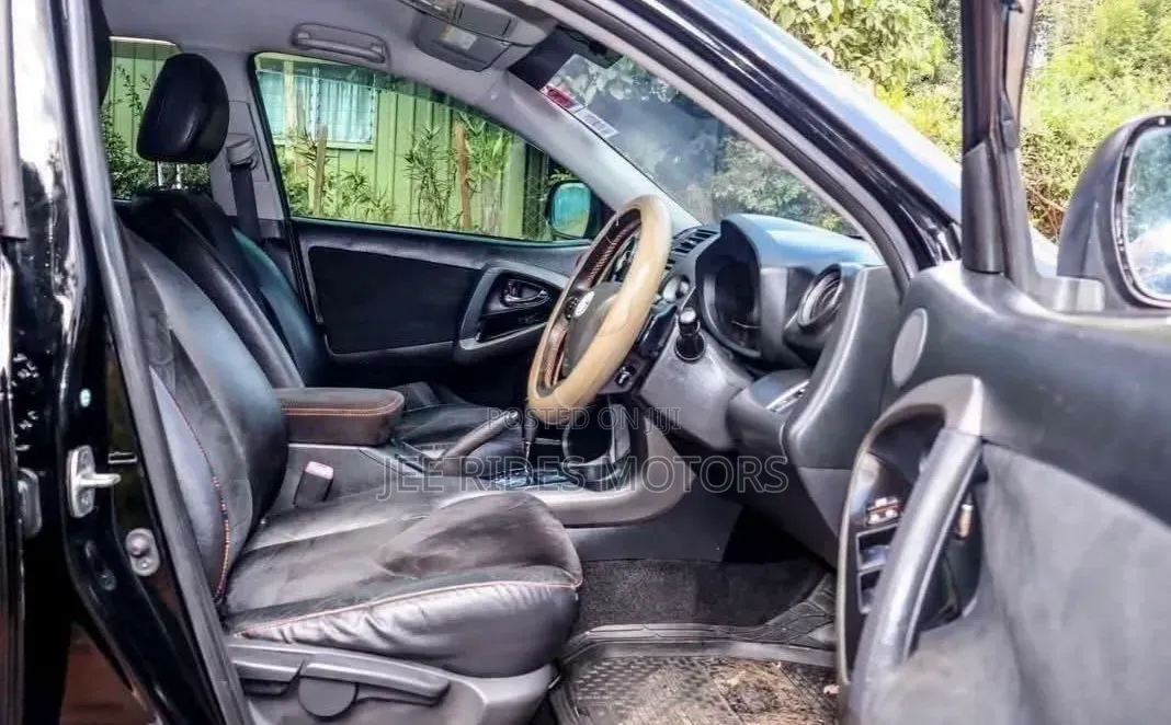 Toyota Vanguard 2013 Matt Black