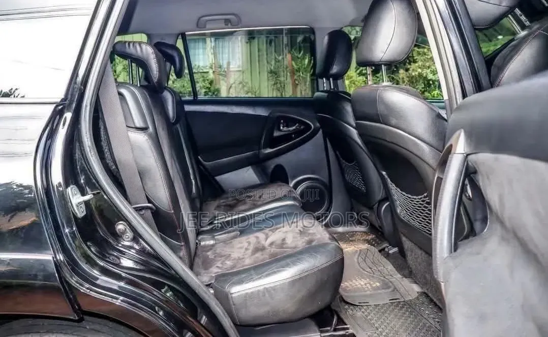 Toyota Vanguard 2013 Matt Black