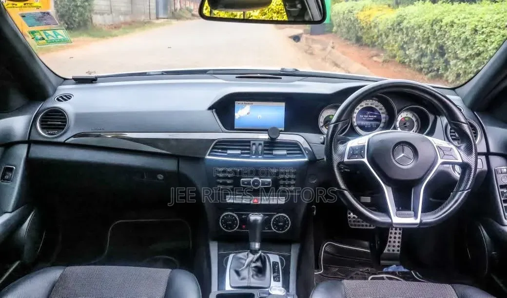 Mercedes-Benz C200 2014