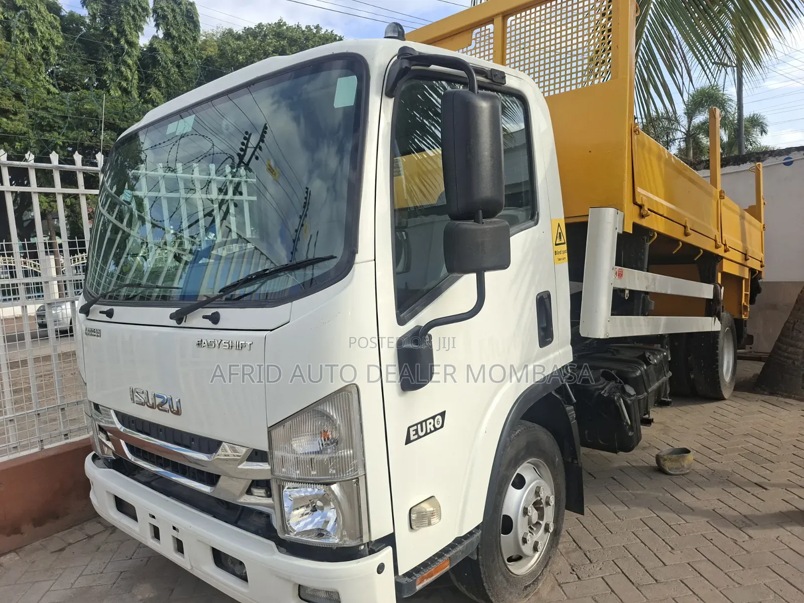 Isuzu Urban Tipper 2019