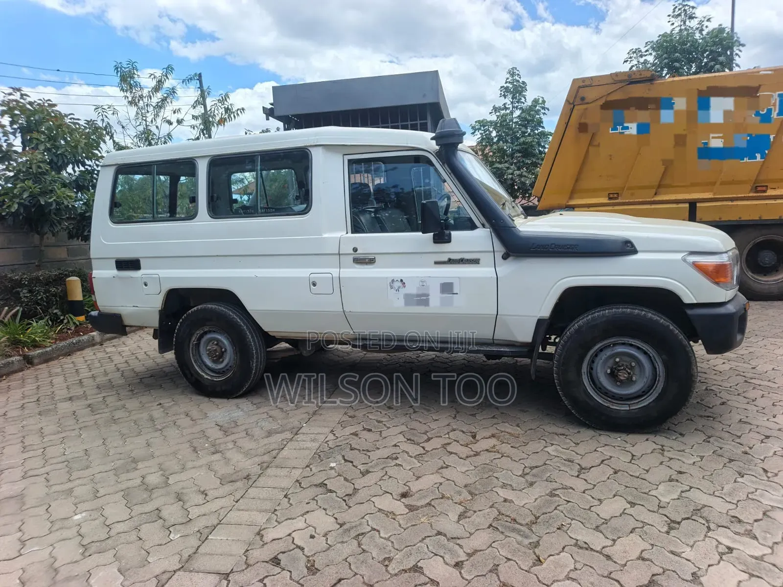 Toyota Land Cruiser 2009 White