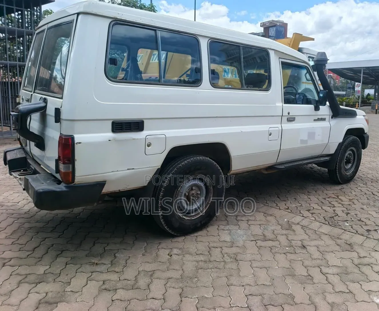 Toyota Land Cruiser 2009 White