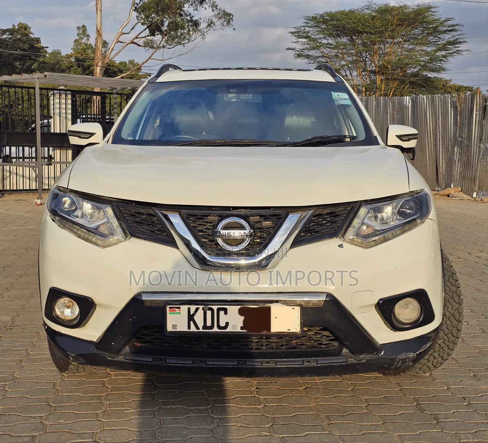 Nissan X-Trail 2.0 Petrol FWD 2014 White
