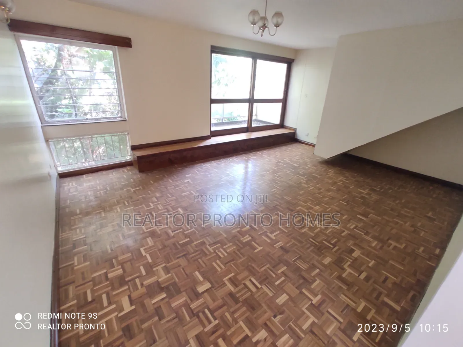 Commercial 3 Bedrooms Duplex Apartment