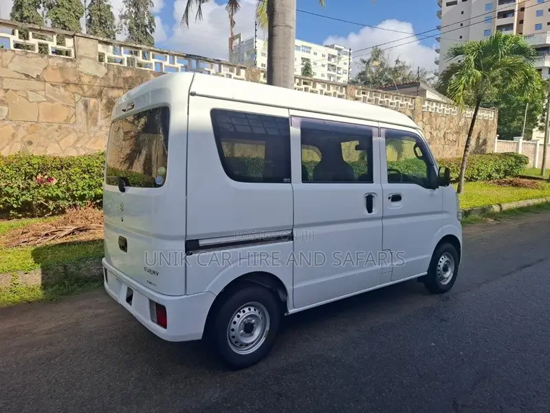 Suzuki Every Wagon 2019 White