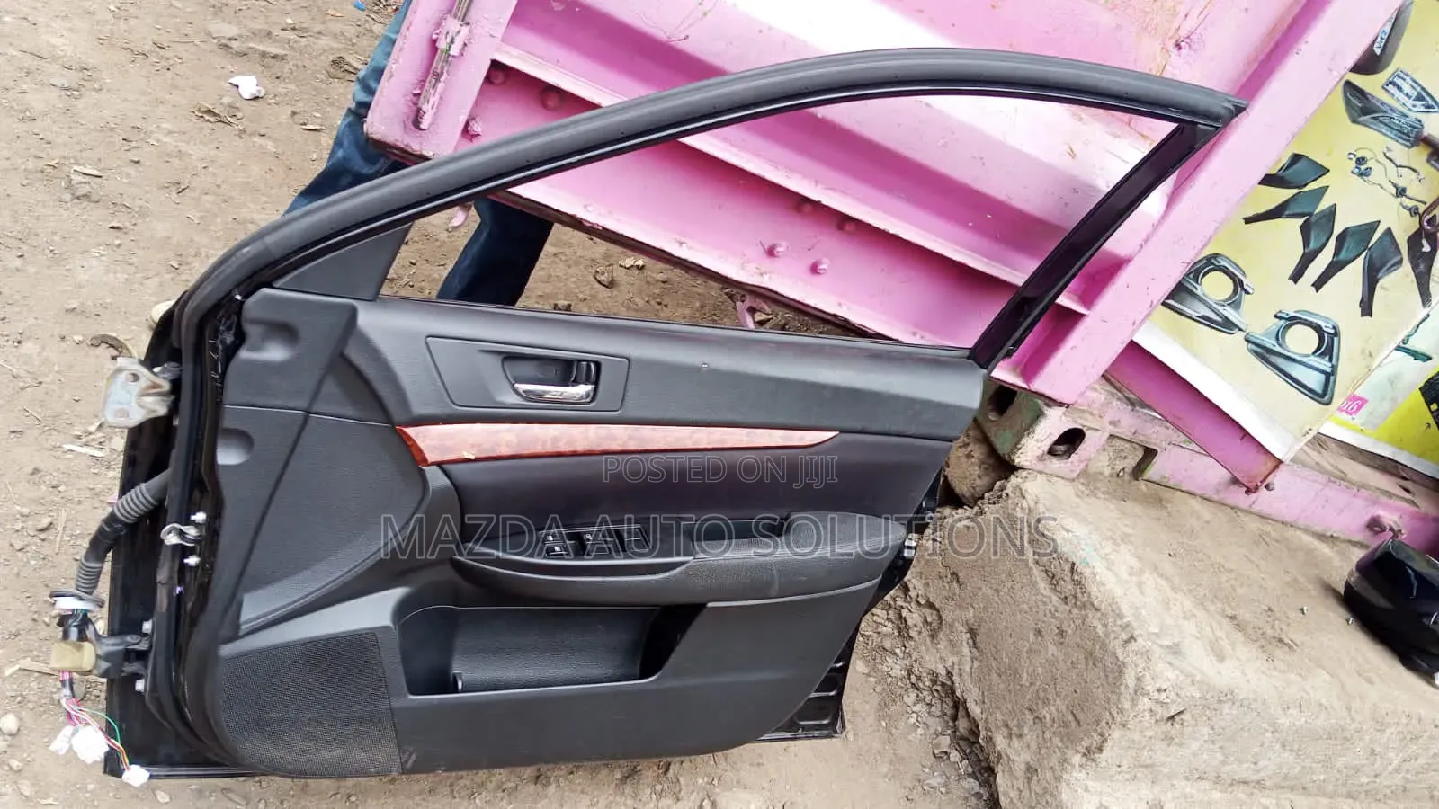 Legacy Br9/Bm9 Front Right Side Door