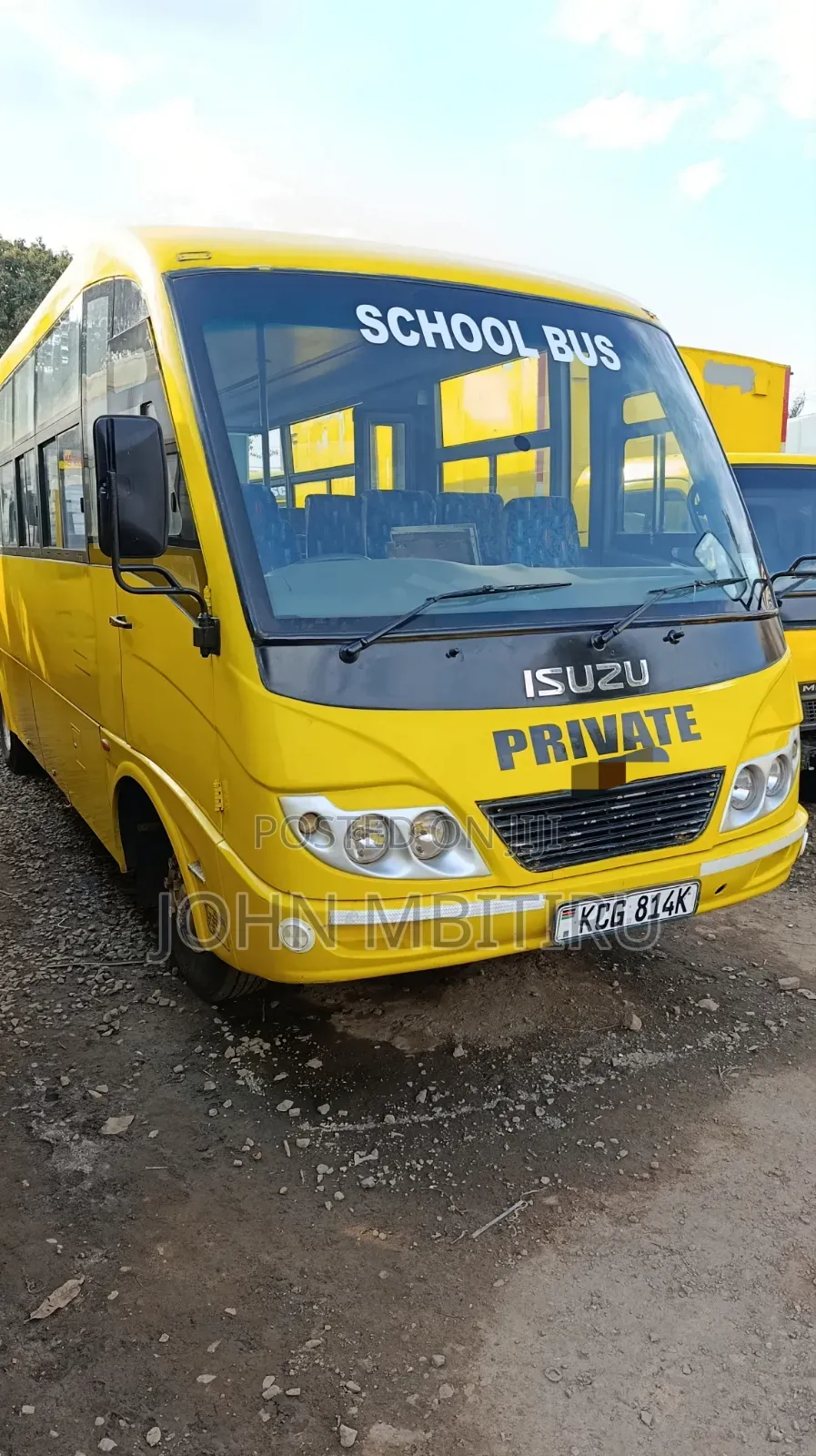 Isuzu NQR 2014 Yellow