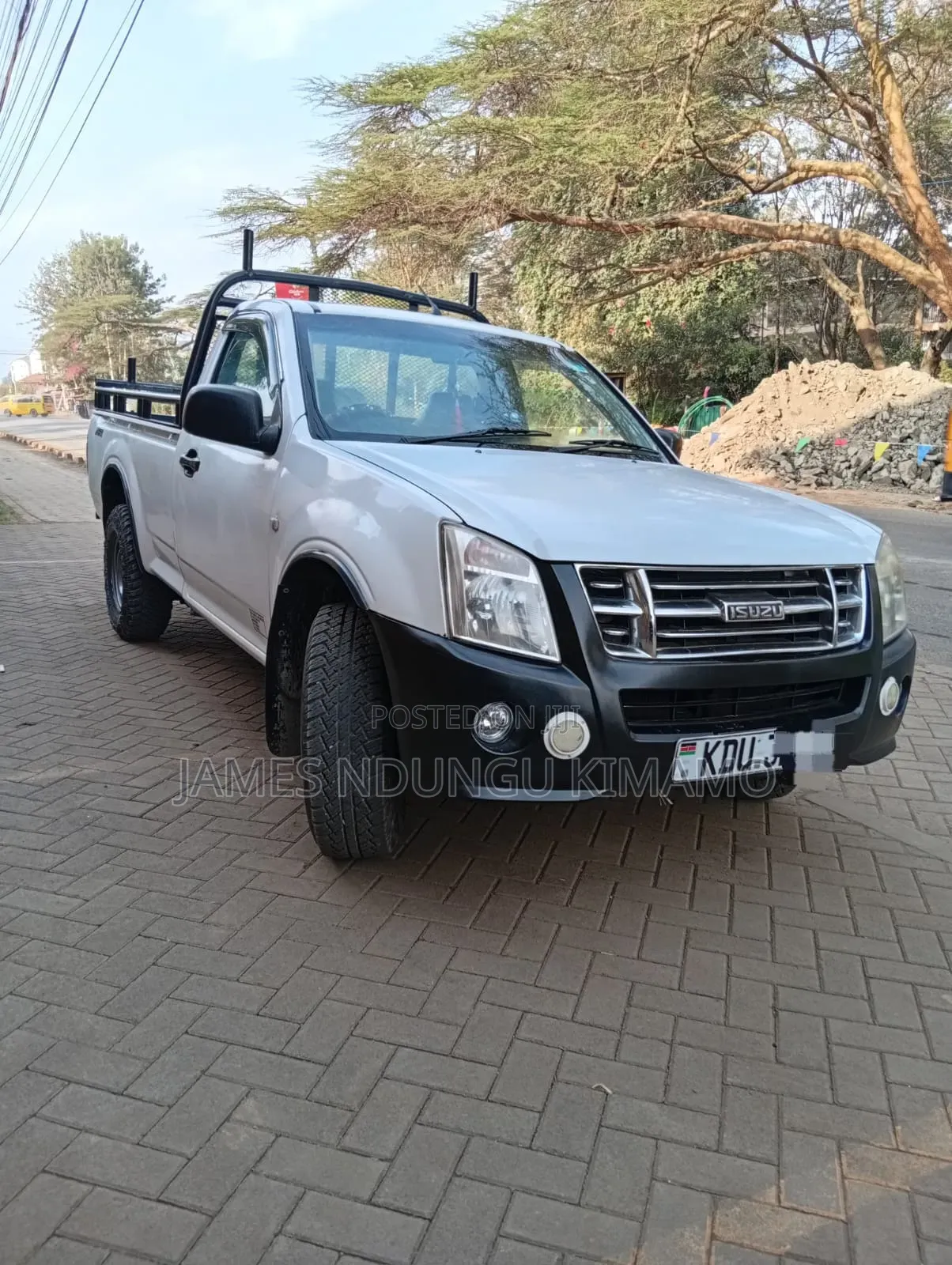 Isuzu D-MAX 2012 White