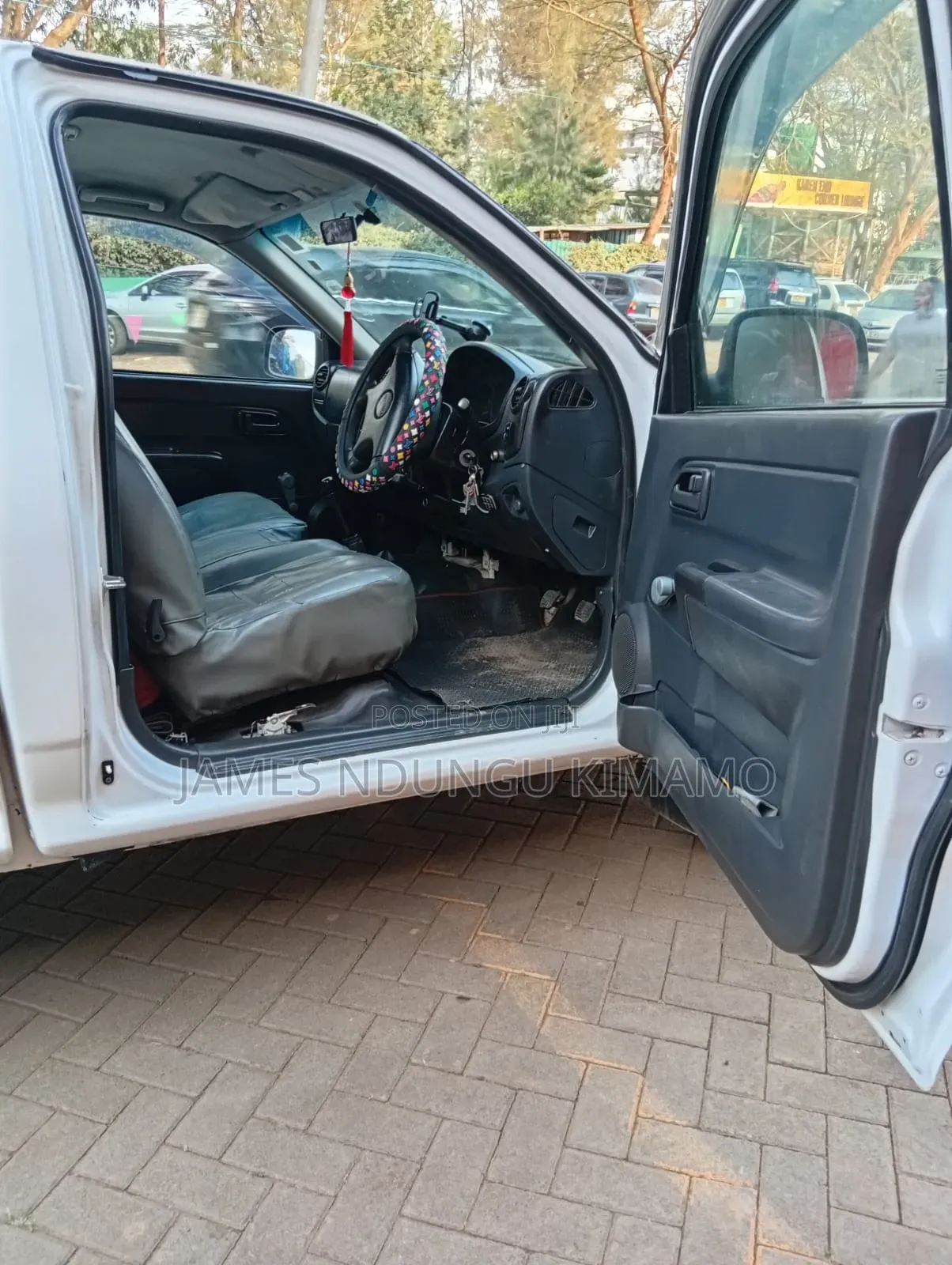 Isuzu D-MAX 2012 White