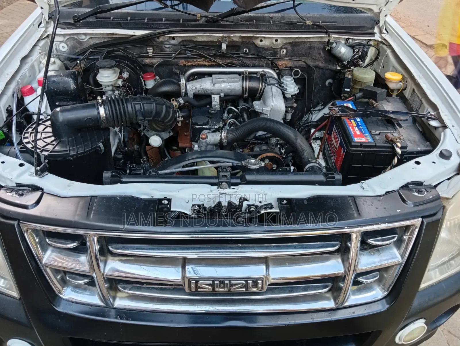 Isuzu D-MAX 2012 White