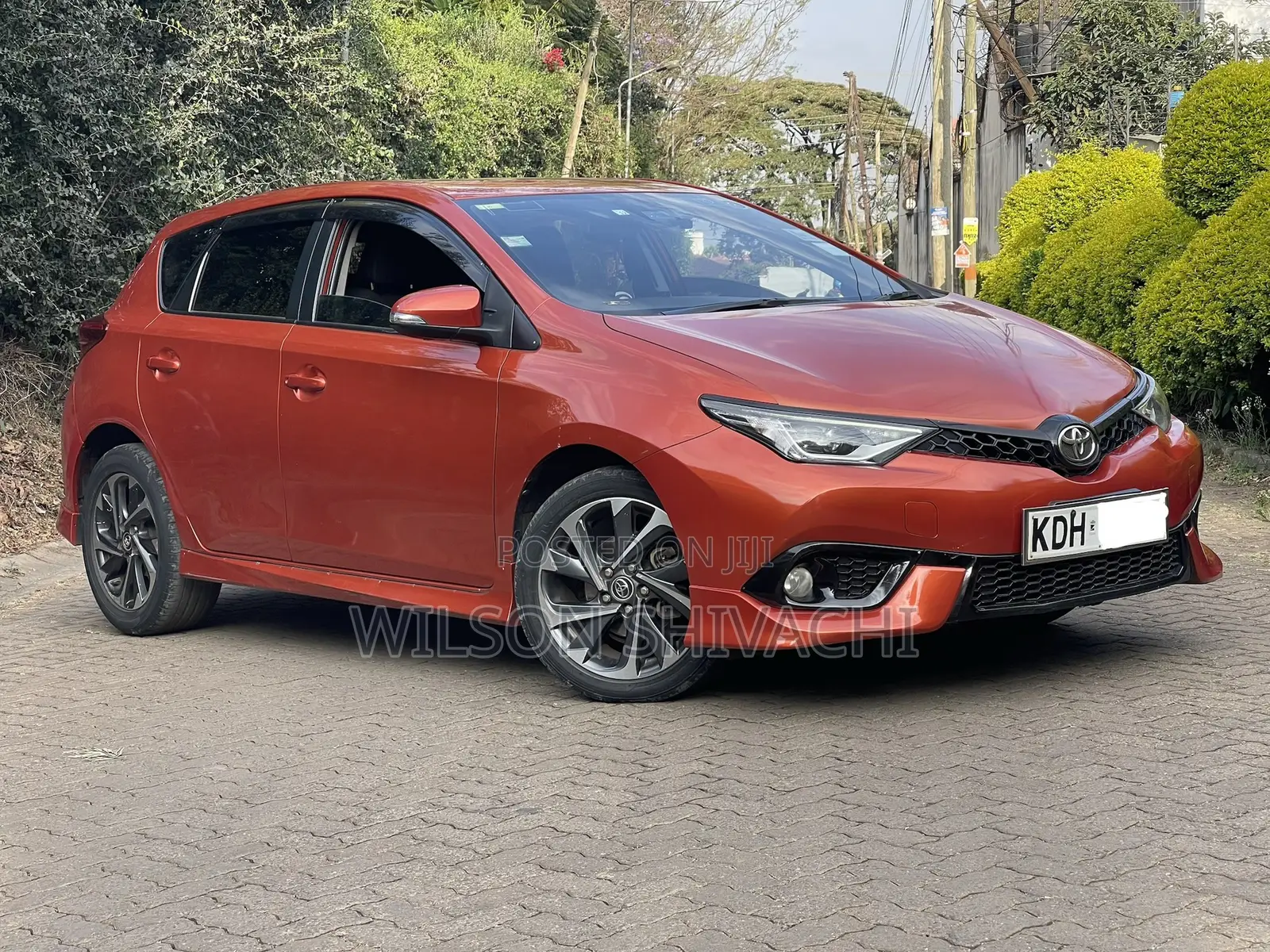 Toyota Auris 2016 Orange