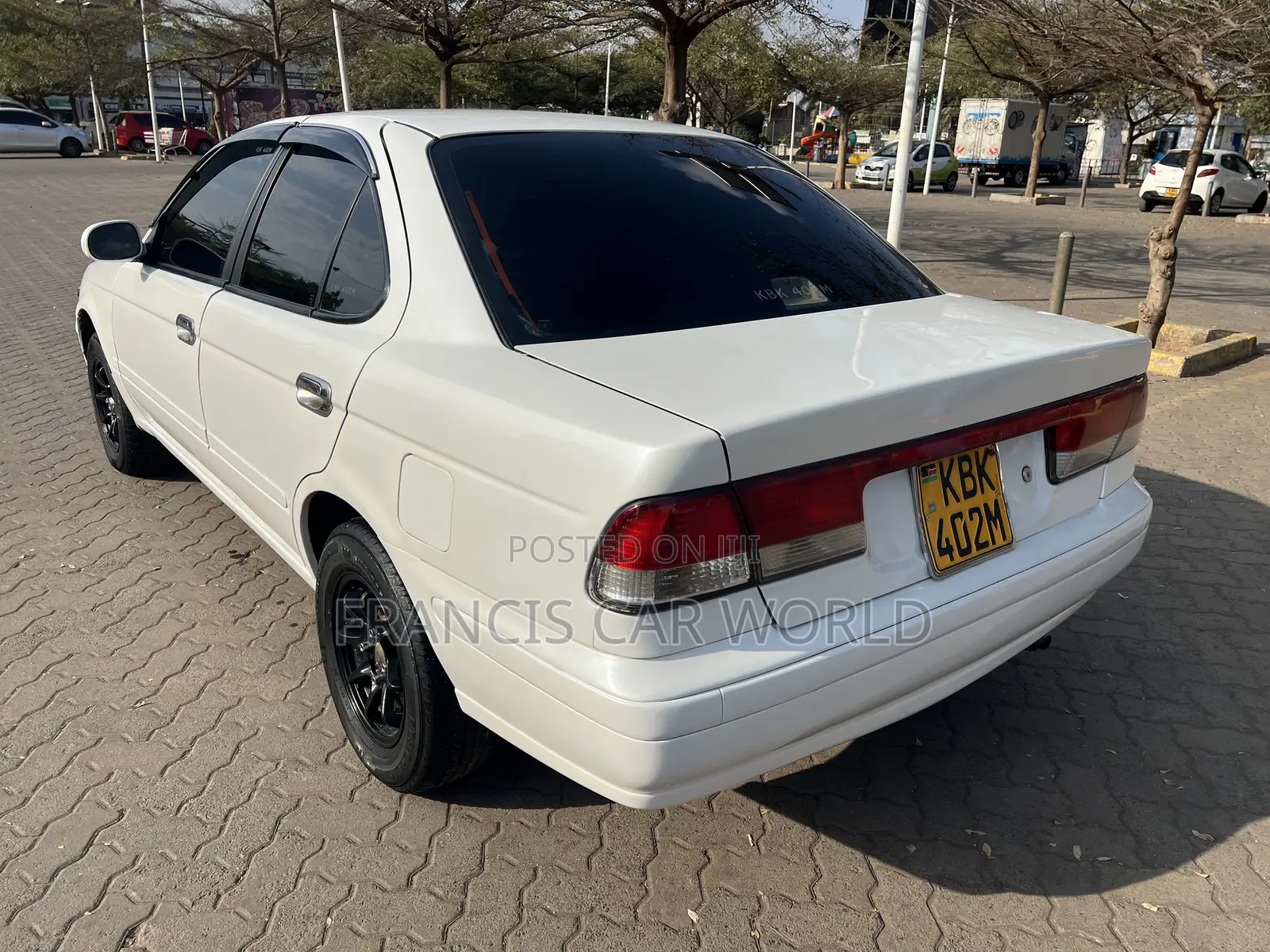 Nissan FB15 2005 Off white